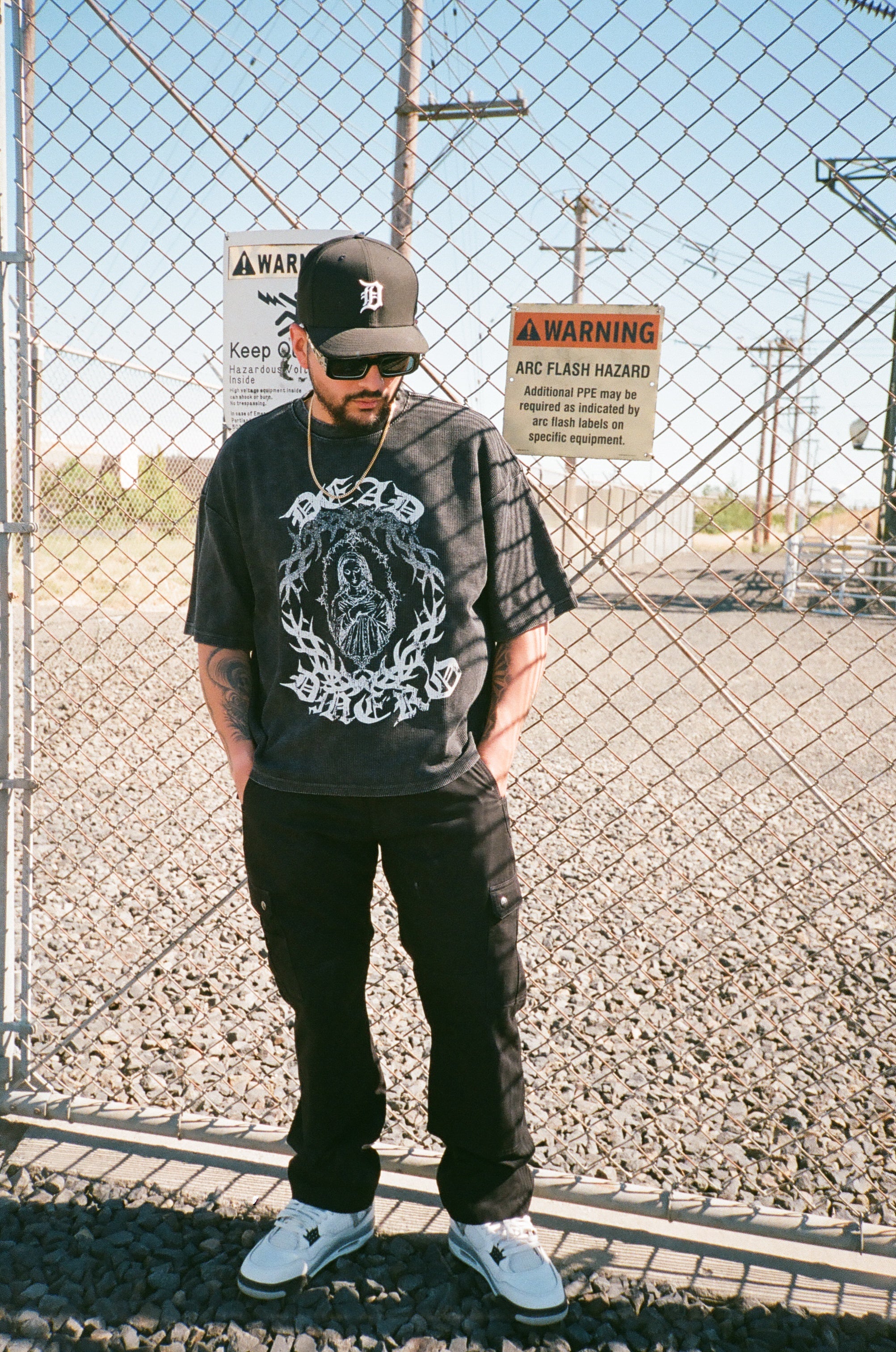THORN EMBLEM CROPPED THERMAL T-SHIRT BLACK